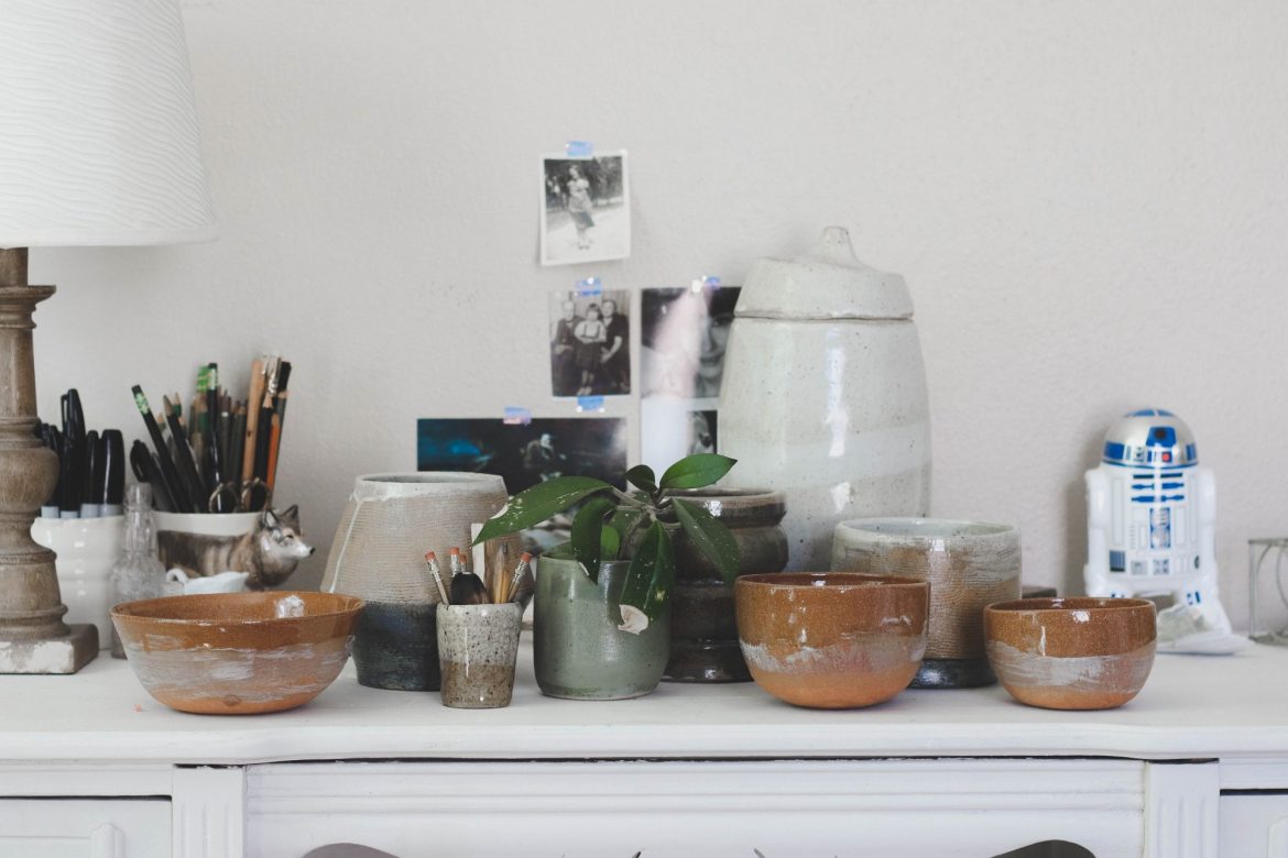 Rare earth metals: Assorted ceramic bowls on a table