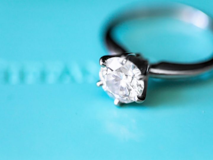 The role played by De Beers in developing the diamond market 