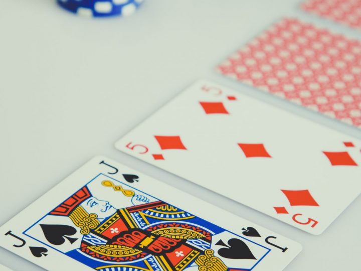 Fraudulent tactics frequently used by investment scammers 